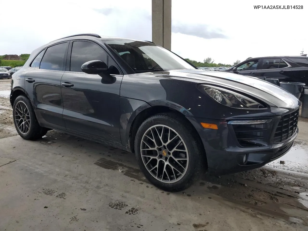 WP1AA2A5XJLB14528 2018 Porsche Macan