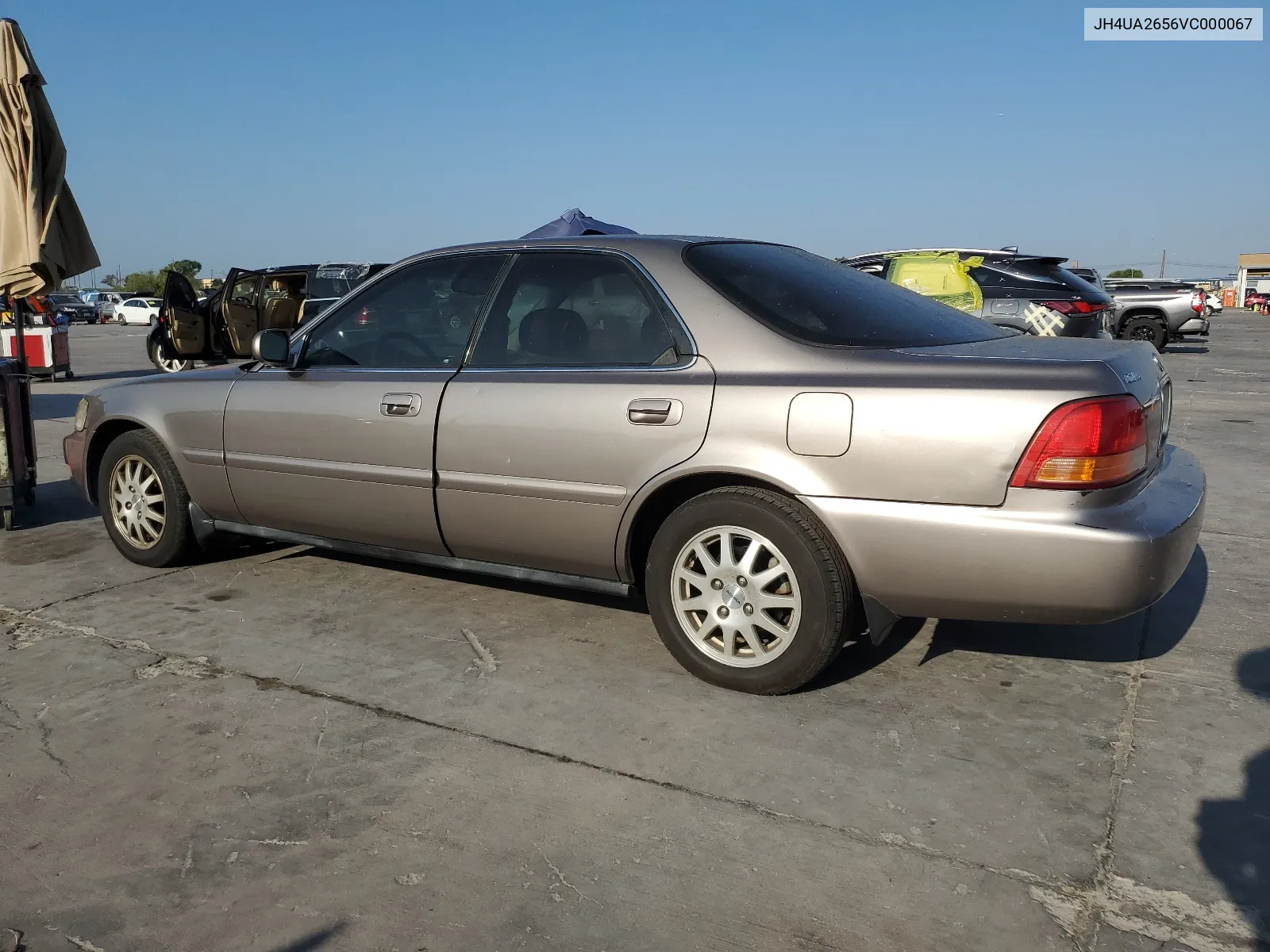 1997 Acura 2.5Tl VIN: JH4UA2656VC000067 Lot: 68145874