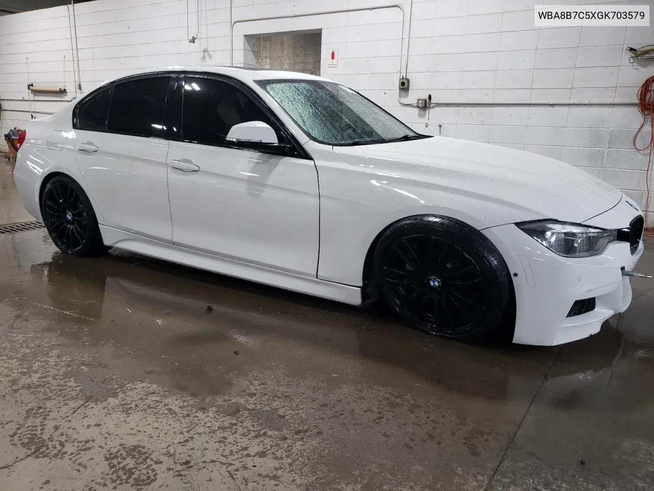 WBA8B7C5XGK703579 2016 BMW 340 Xi