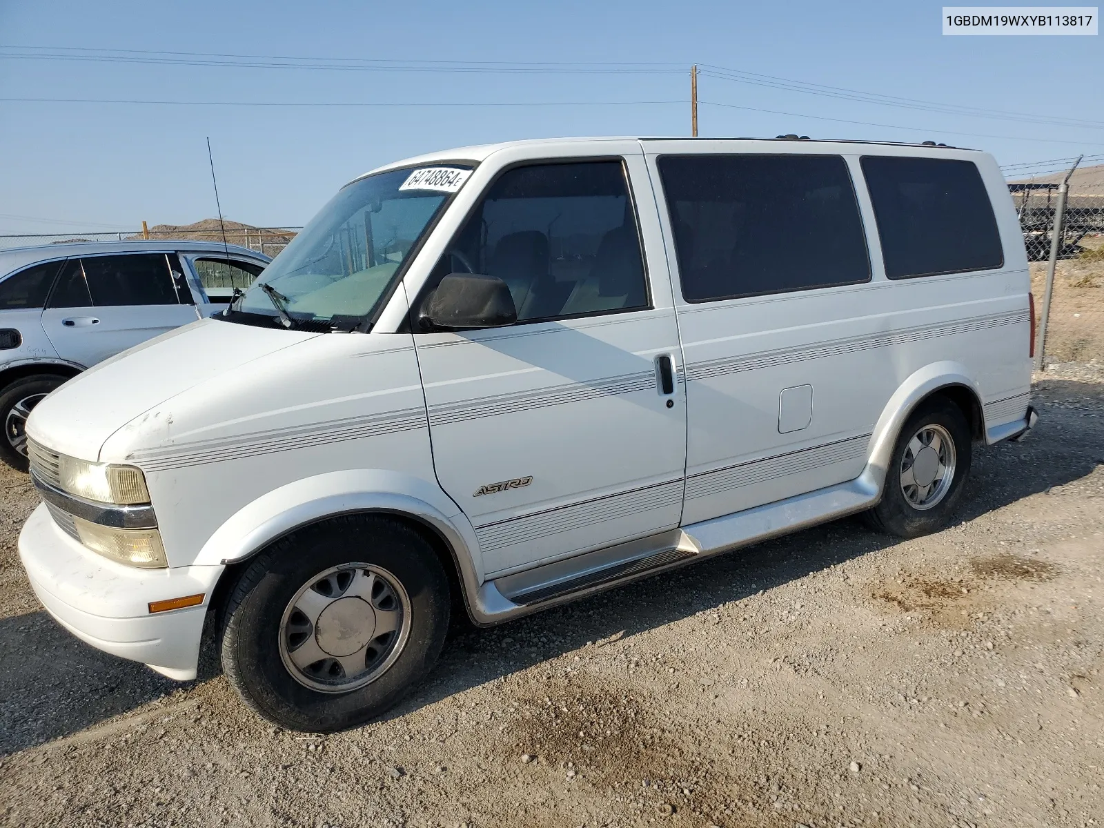 2000 Chevrolet Astro VIN: 1GBDM19WXYB113817 Lot: 64748864