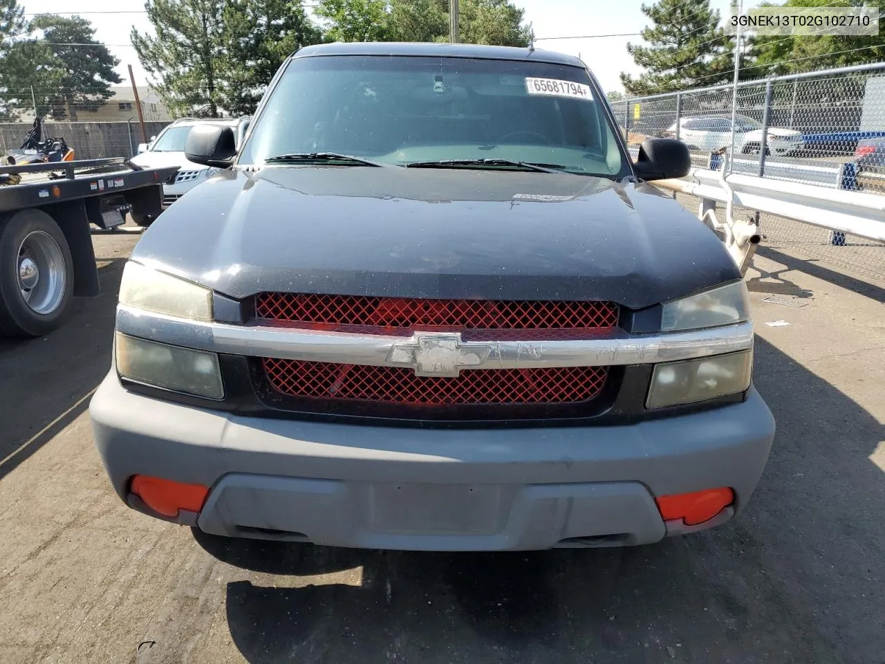 3GNEK13T02G102710 2002 Chevrolet Avalanche K1500