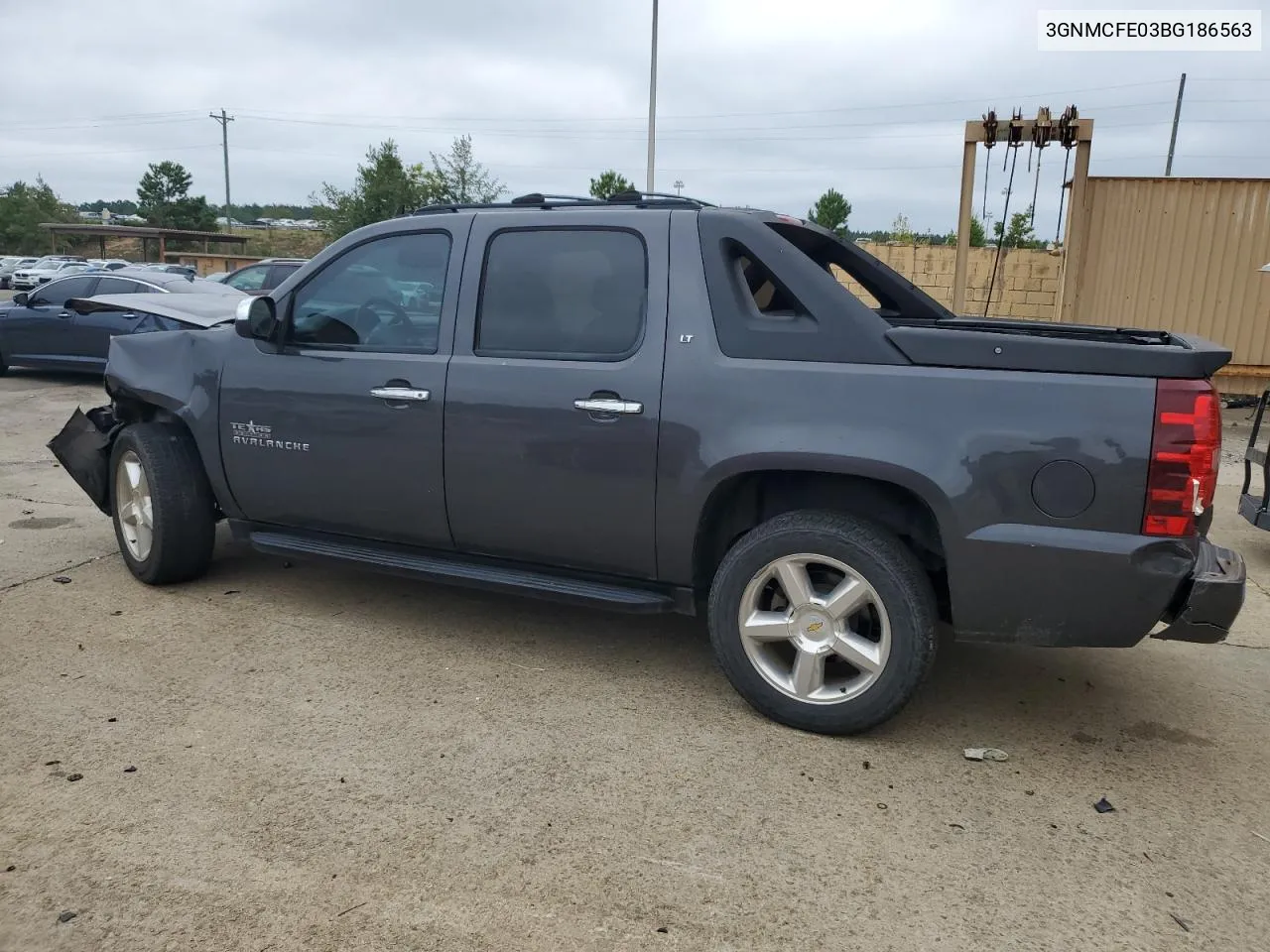 2011 Chevrolet Avalanche Lt VIN: 3GNMCFE03BG186563 Lot: 70310654