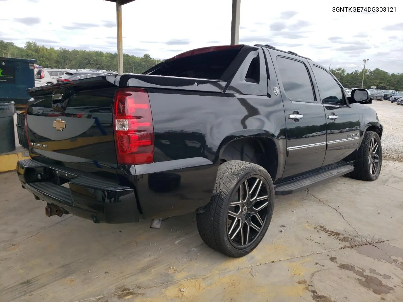 2013 Chevrolet Avalanche Ltz VIN: 3GNTKGE74DG303121 Lot: 70452564