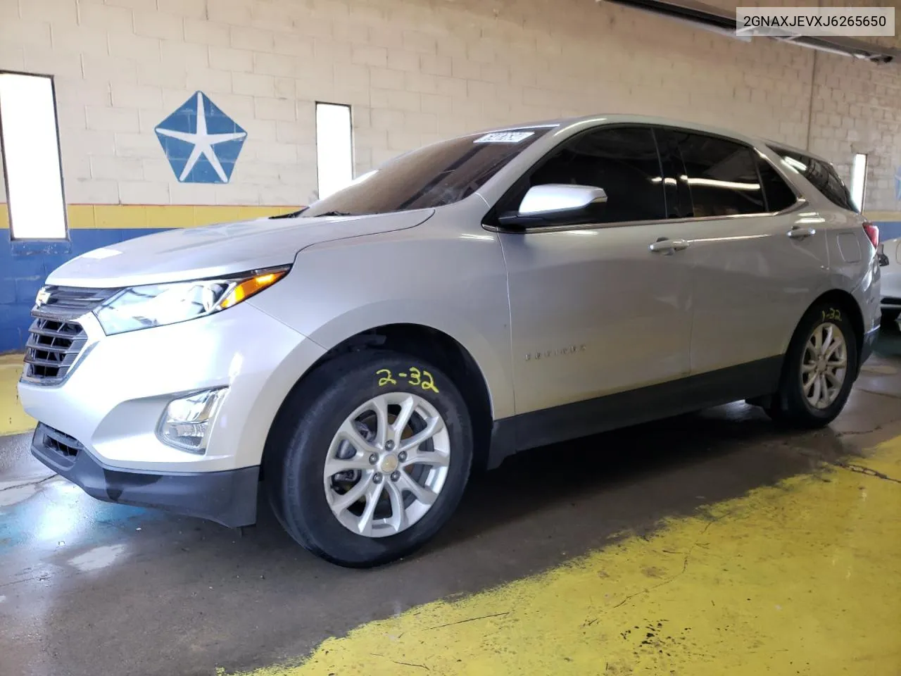 2GNAXJEVXJ6265650 2018 Chevrolet Equinox Lt