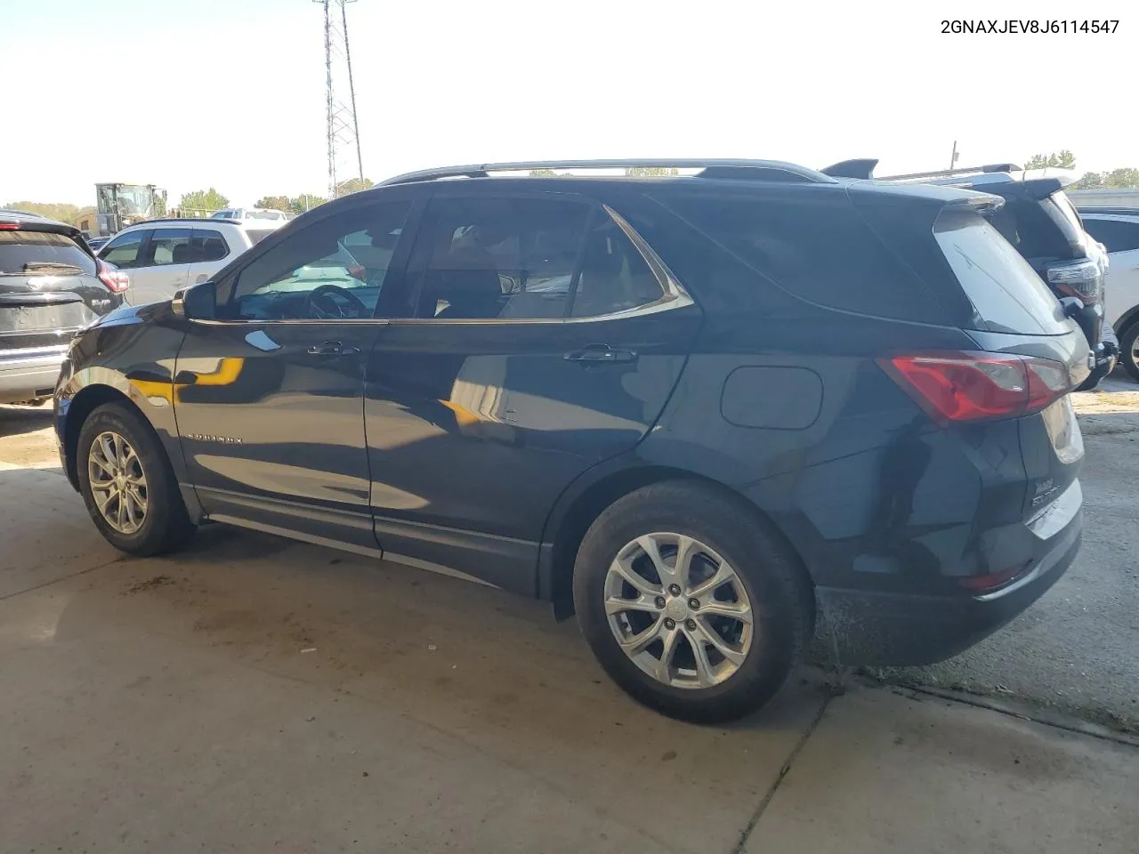 2GNAXJEV8J6114547 2018 Chevrolet Equinox Lt