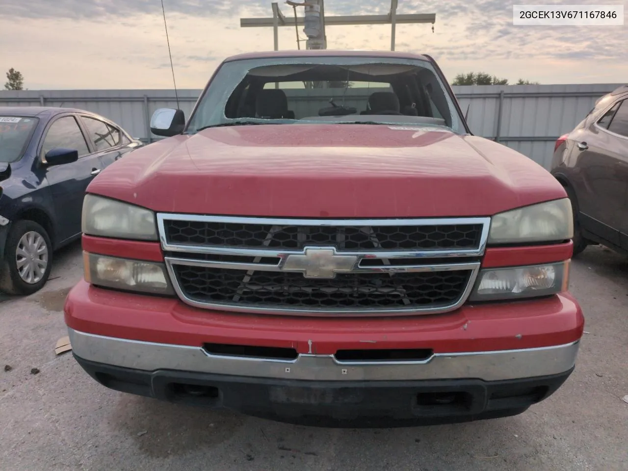 2007 Chevrolet Silverado K1500 Classic Crew Cab VIN: 2GCEK13V671167846 Lot: 67841754