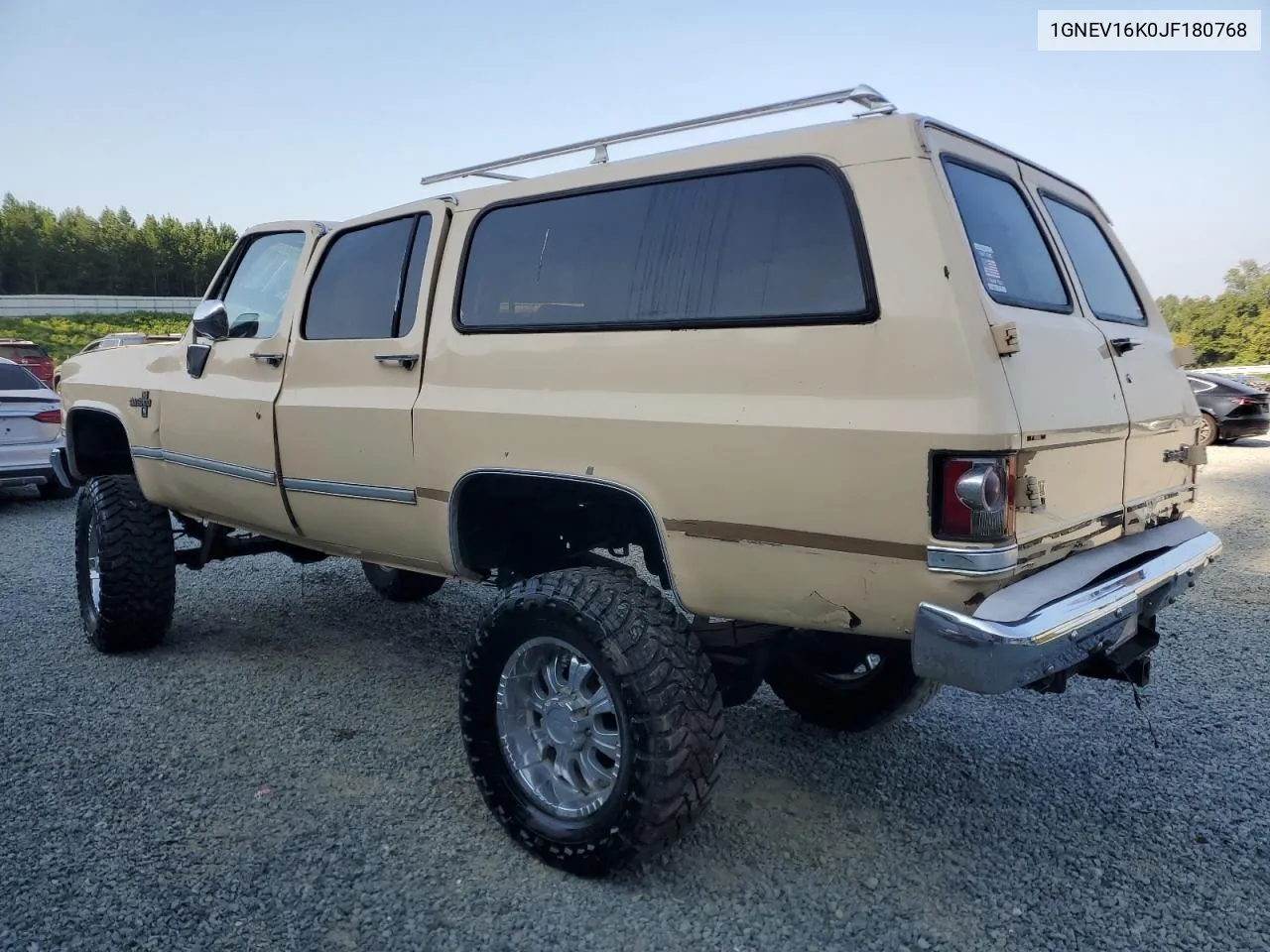 1988 Chevrolet Suburban V10 VIN: 1GNEV16K0JF180768 Lot: 68002764