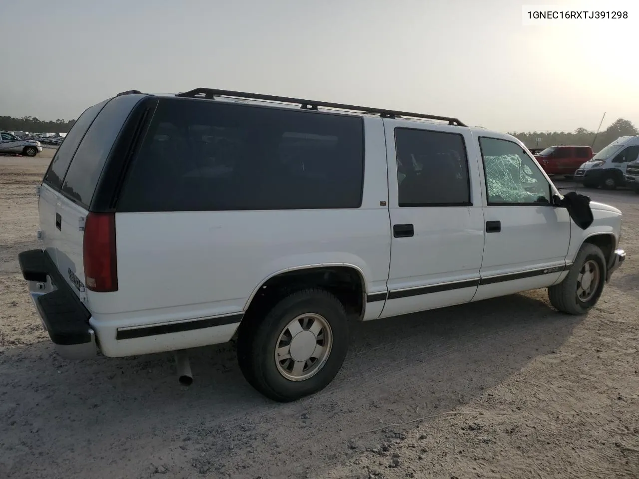 1996 Chevrolet Suburban C1500 VIN: 1GNEC16RXTJ391298 Lot: 65437144