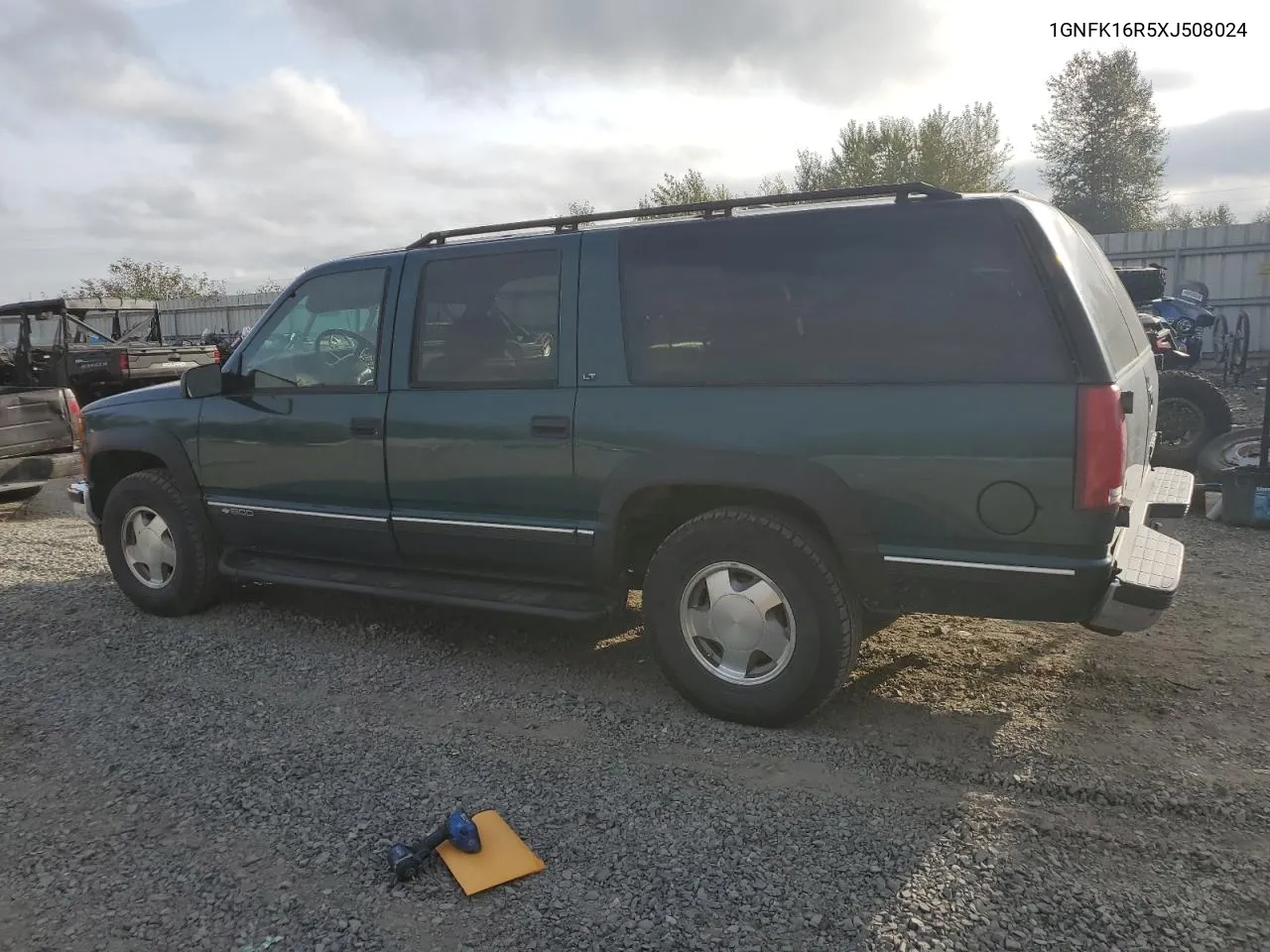 1999 Chevrolet Suburban K1500 VIN: 1GNFK16R5XJ508024 Lot: 71605024