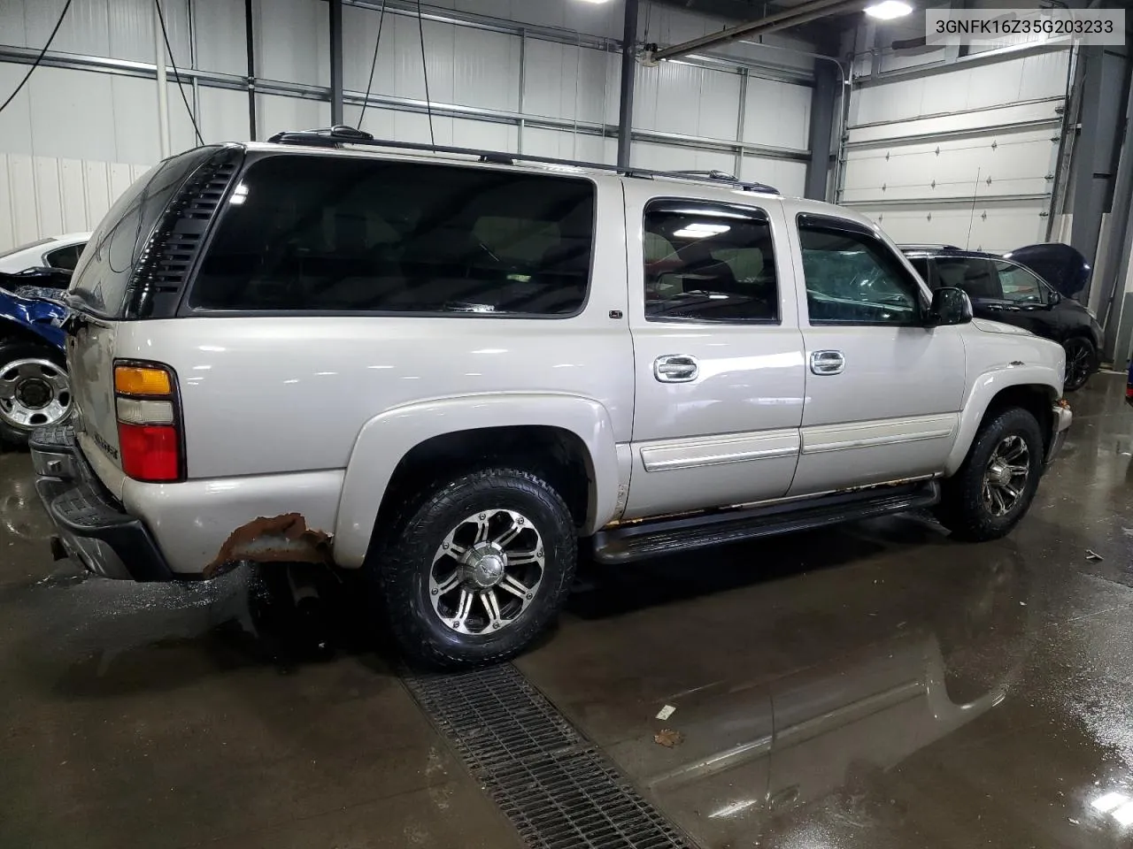 2005 Chevrolet Suburban K1500 VIN: 3GNFK16Z35G203233 Lot: 56381734