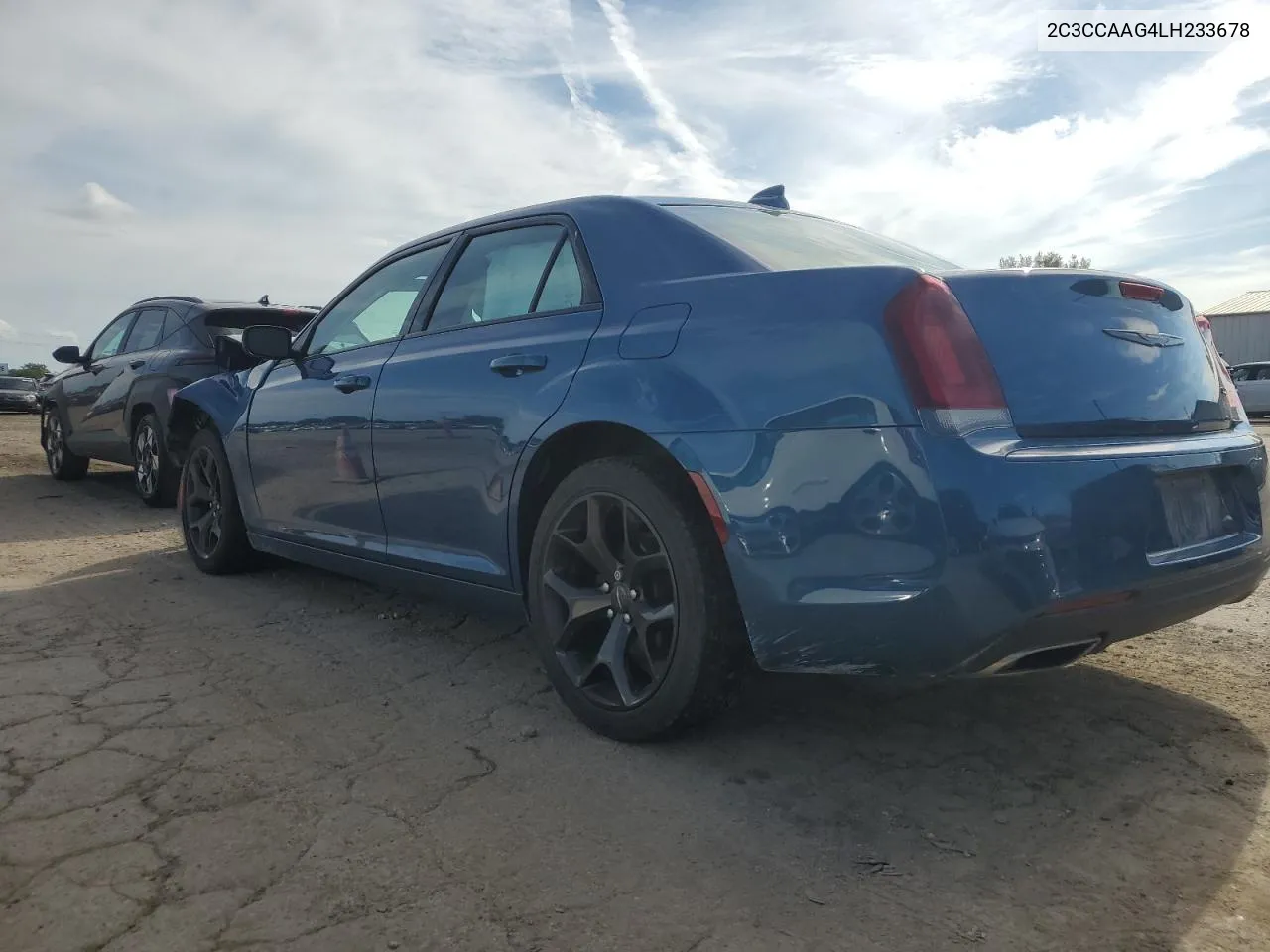 2020 Chrysler 300 Touring VIN: 2C3CCAAG4LH233678 Lot: 69474704