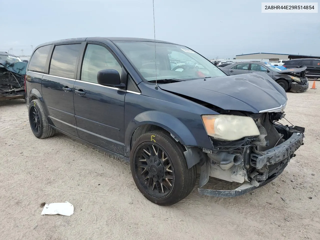 2009 Chrysler Town & Country Lx VIN: 2A8HR44E29R514854 Lot: 69838504