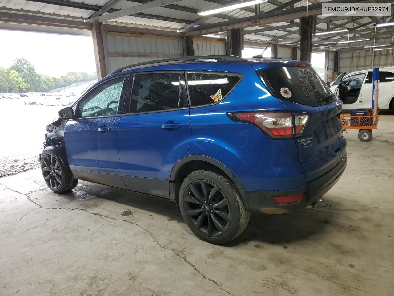 1FMCU9JDXHUE32974 2017 Ford Escape Titanium