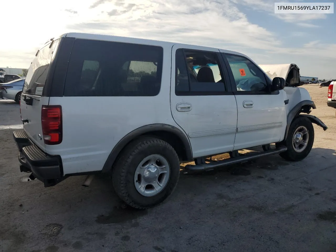 2000 Ford Expedition Xlt VIN: 1FMRU1569YLA17237 Lot: 68632424