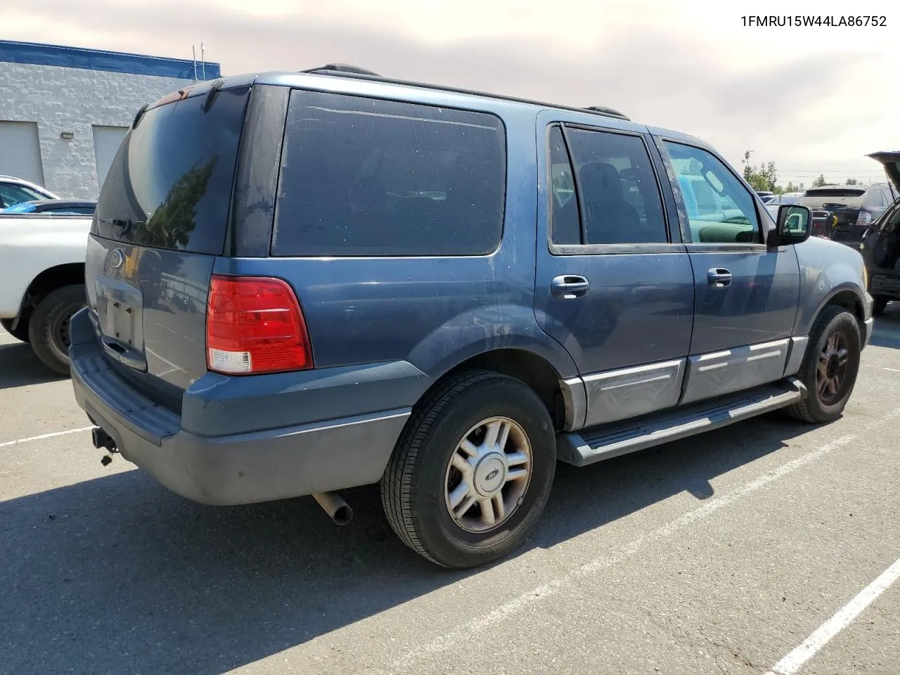 1FMRU15W44LA86752 2004 Ford Expedition Xlt