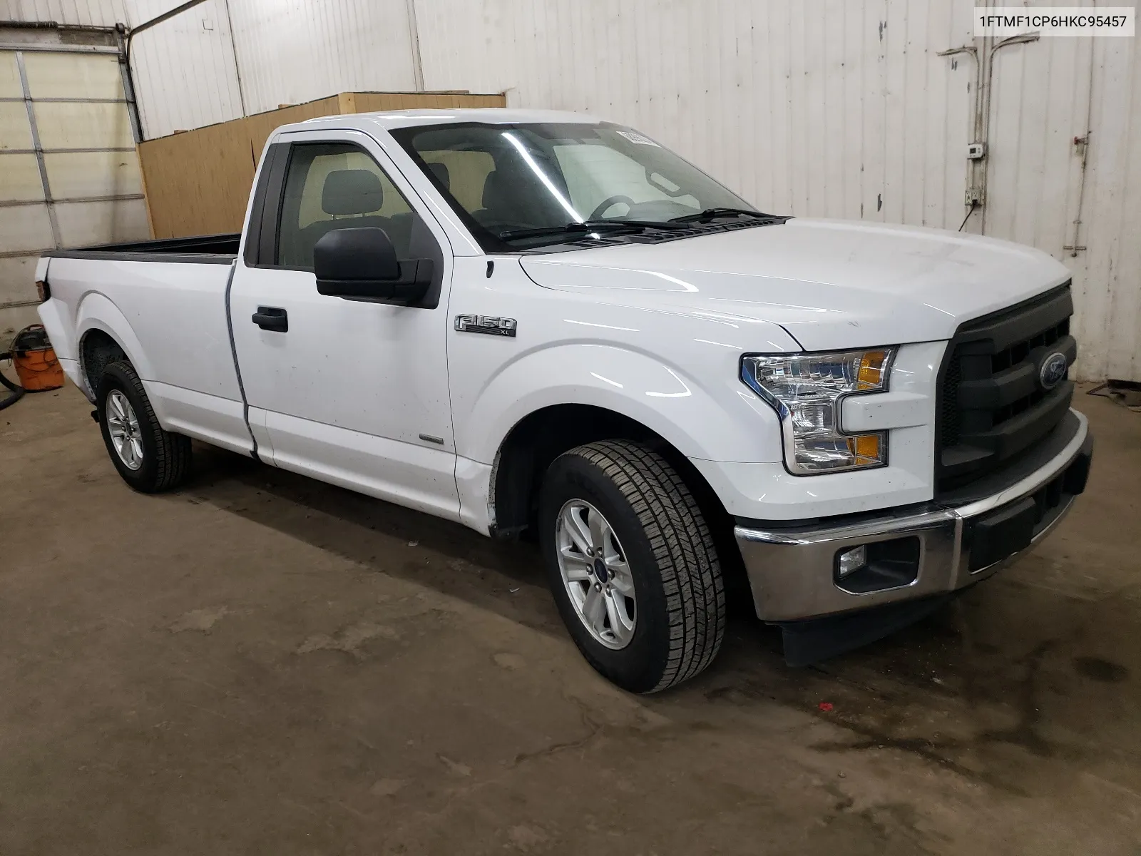 2017 Ford F150 VIN: 1FTMF1CP6HKC95457 Lot: 68996204