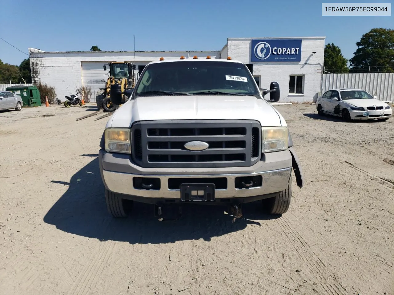 2005 Ford F550 Super Duty VIN: 1FDAW56P75EC99044 Lot: 70419024