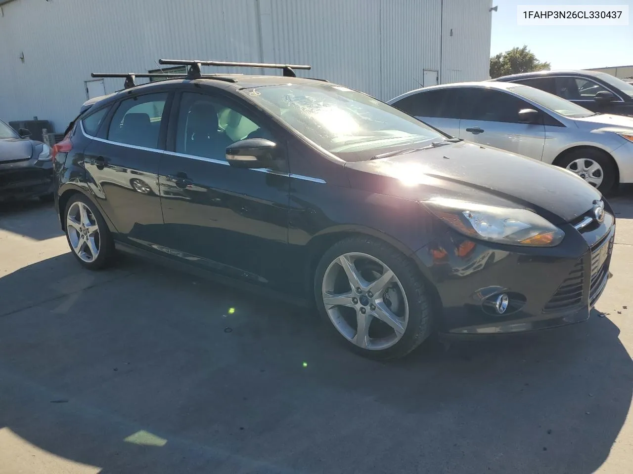 1FAHP3N26CL330437 2012 Ford Focus Titanium