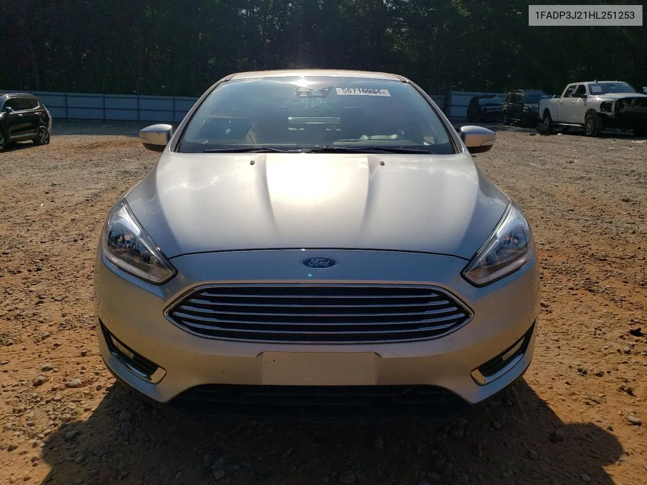 1FADP3J21HL251253 2017 Ford Focus Titanium