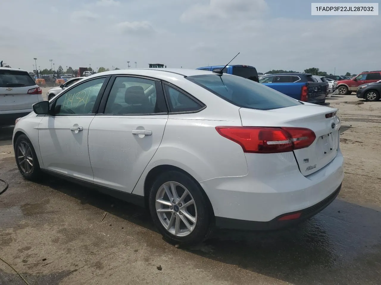 1FADP3F22JL287032 2018 Ford Focus Se