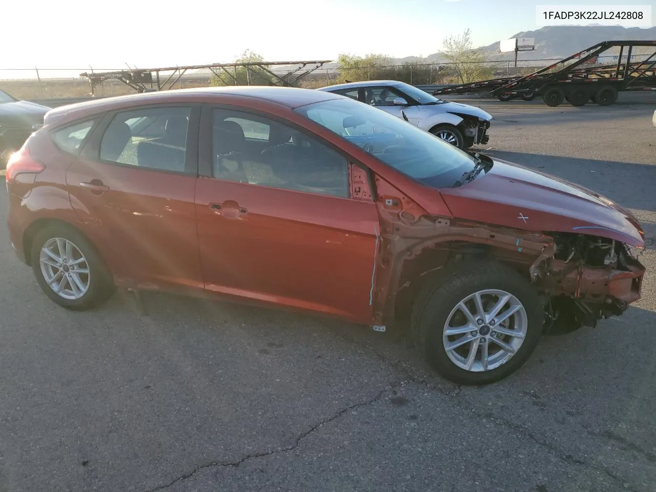 2018 Ford Focus Se VIN: 1FADP3K22JL242808 Lot: 71057294