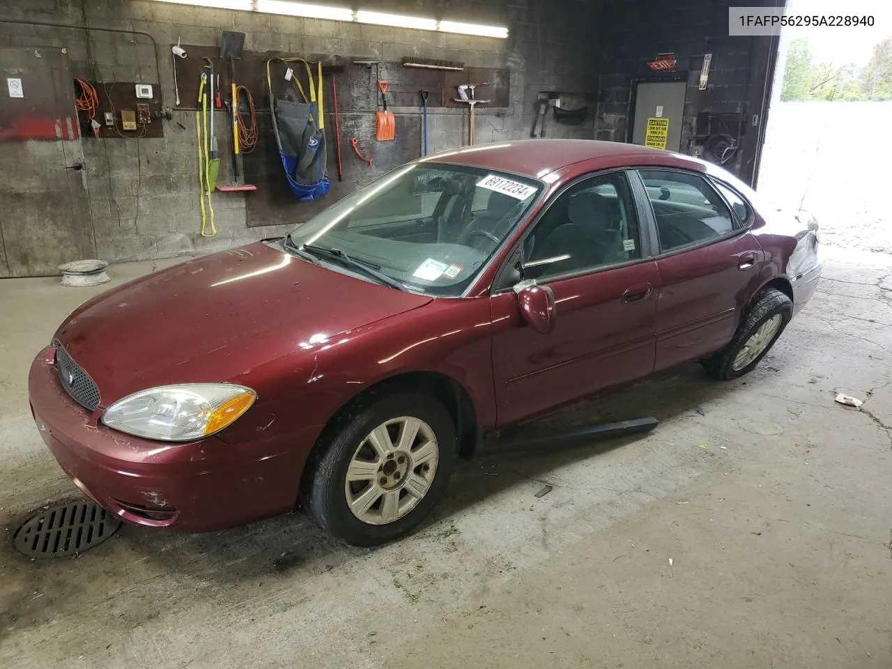 1FAFP56295A228940 2005 Ford Taurus Sel