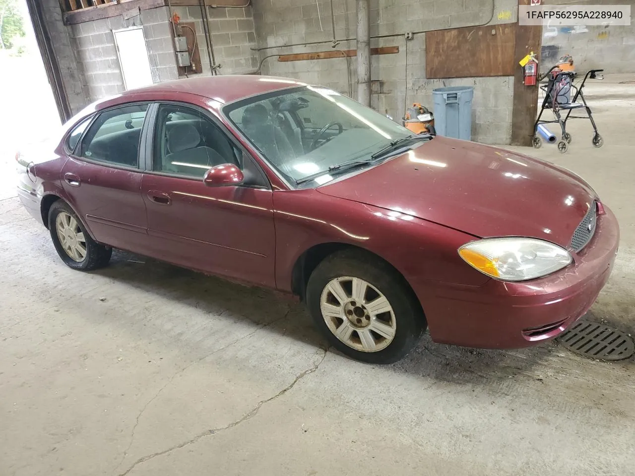 1FAFP56295A228940 2005 Ford Taurus Sel