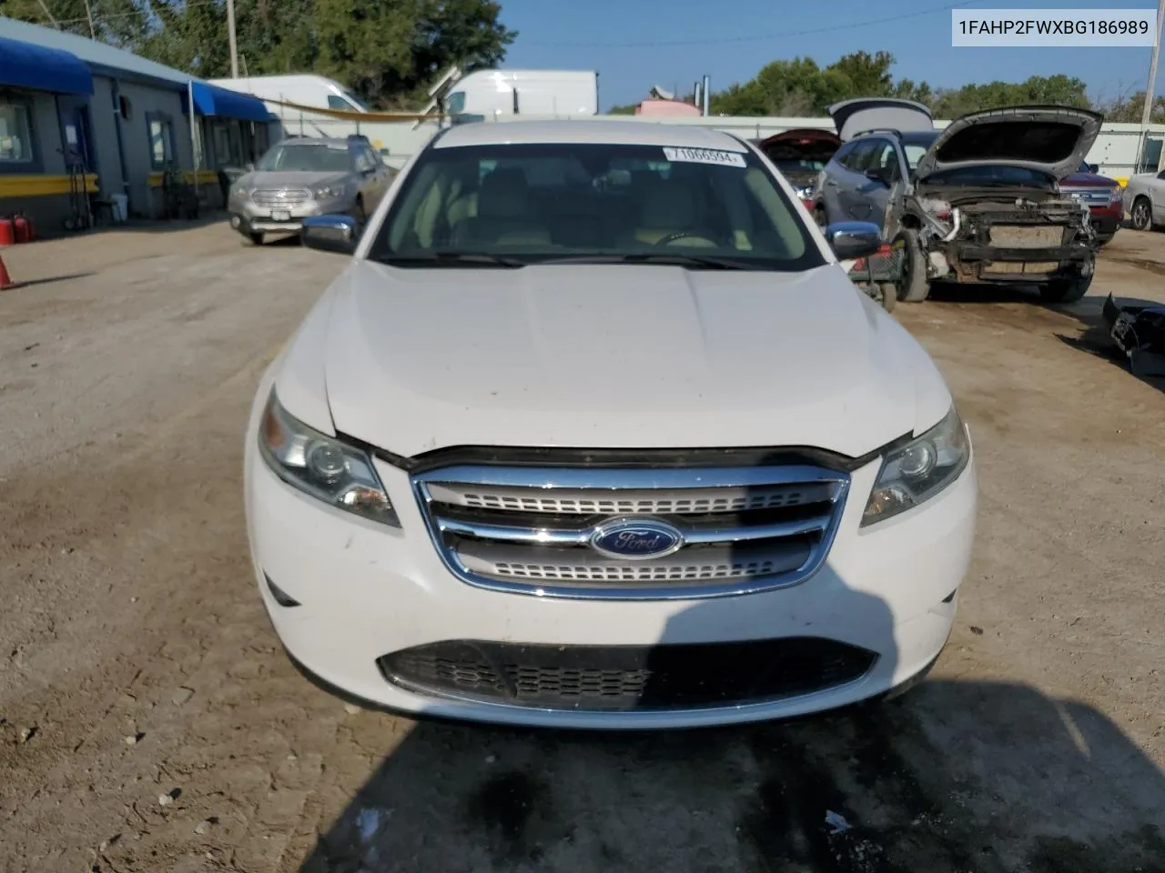 2011 Ford Taurus Limited VIN: 1FAHP2FWXBG186989 Lot: 71066594