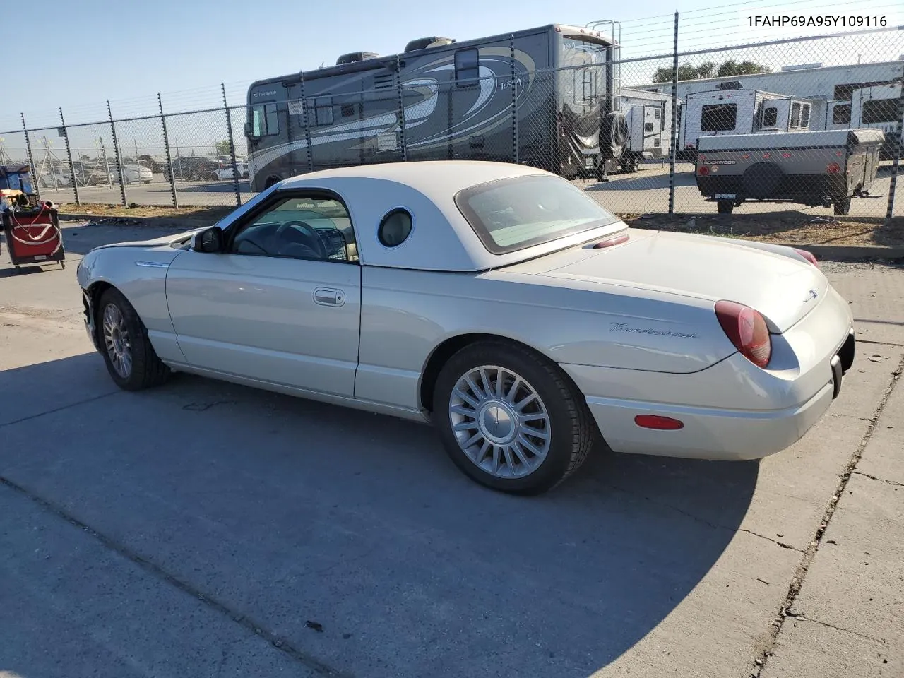 2005 Ford Thunderbird 50Th Anniversary VIN: 1FAHP69A95Y109116 Lot: 70281314