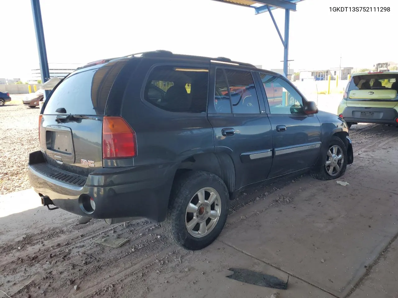 2005 GMC Envoy VIN: 1GKDT13S752111298 Lot: 67400024