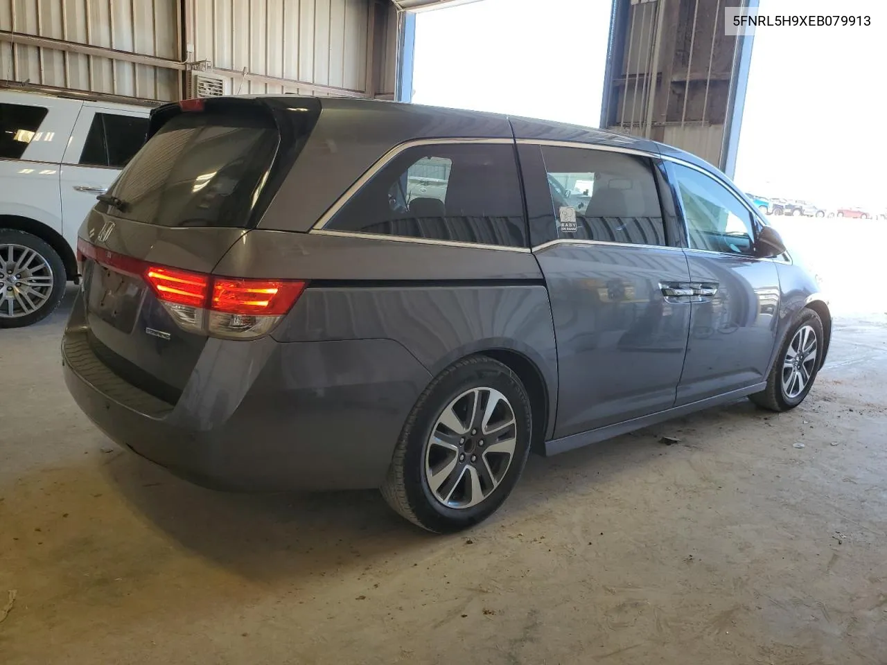 5FNRL5H9XEB079913 2014 Honda Odyssey Touring