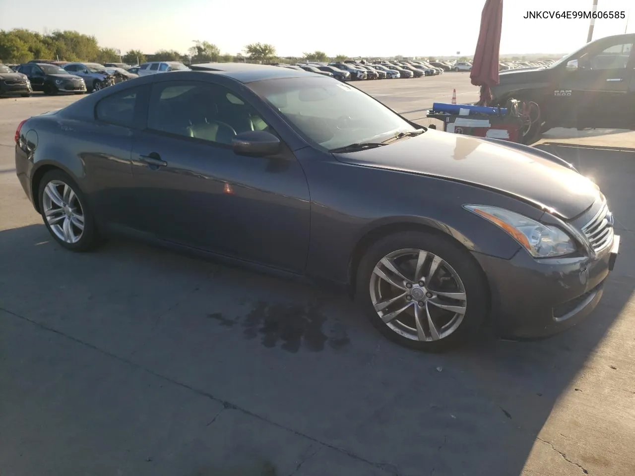 JNKCV64E99M606585 2009 Infiniti G37 Base