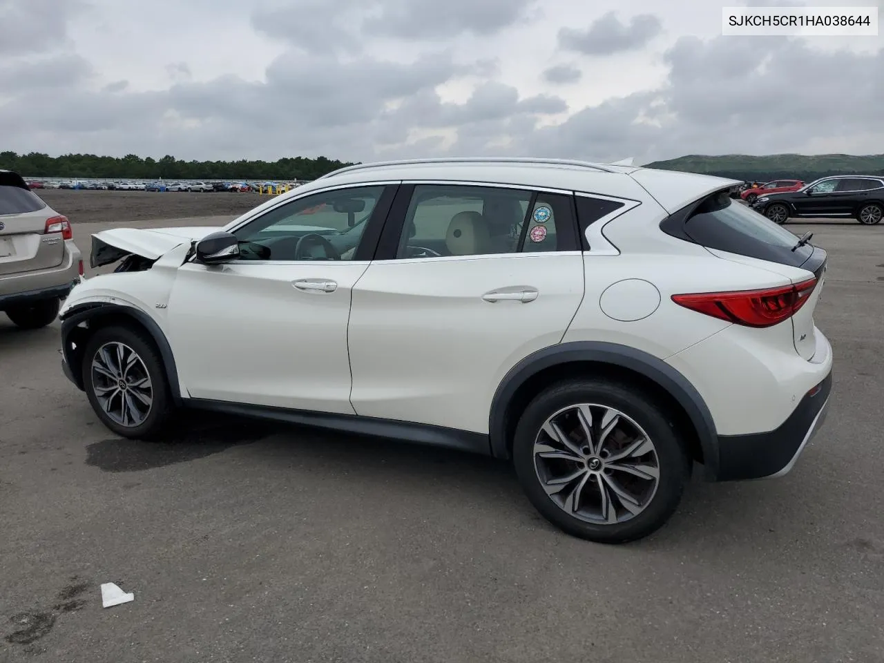 SJKCH5CR1HA038644 2017 Infiniti Qx30 Base