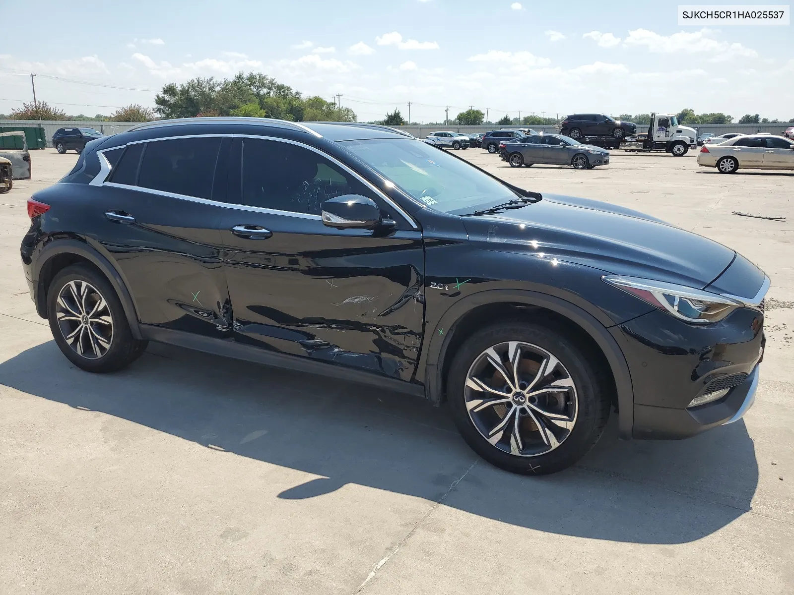 SJKCH5CR1HA025537 2017 Infiniti Qx30 Base