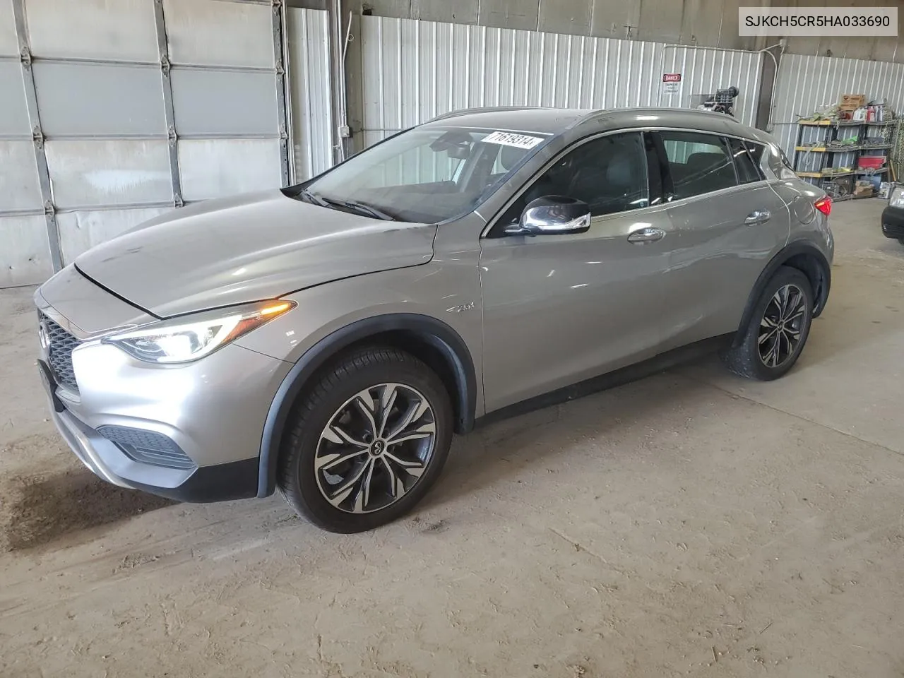 SJKCH5CR5HA033690 2017 Infiniti Qx30 Base