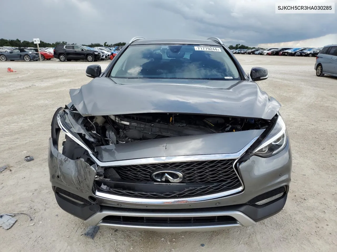 SJKCH5CR3HA030285 2017 Infiniti Qx30 Base