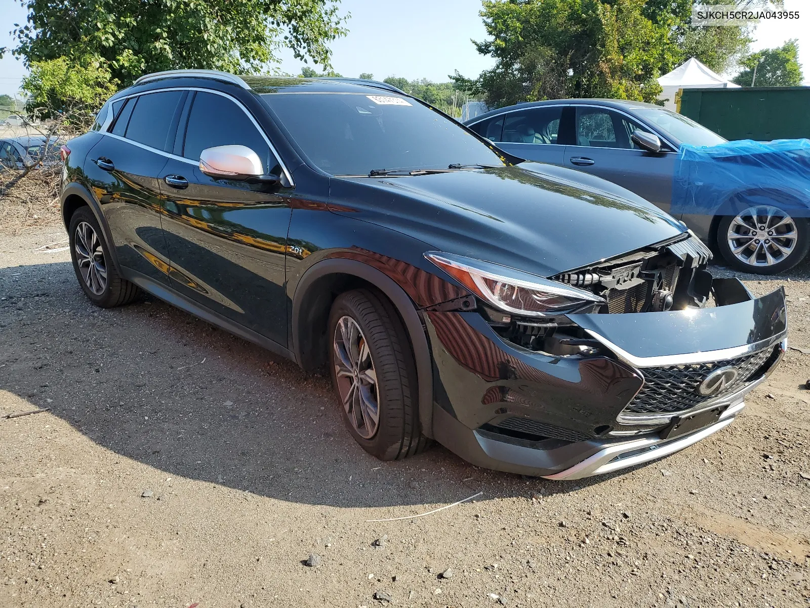 SJKCH5CR2JA043955 2018 Infiniti Qx30 Base