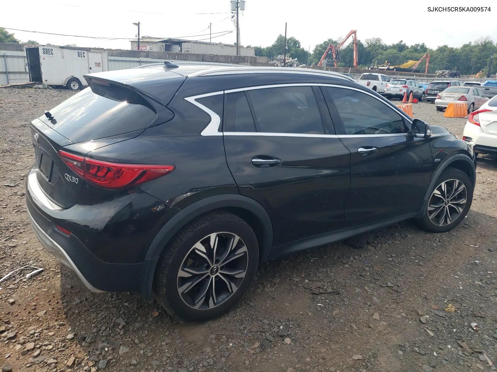 SJKCH5CR5KA009574 2019 Infiniti Qx30 Luxe