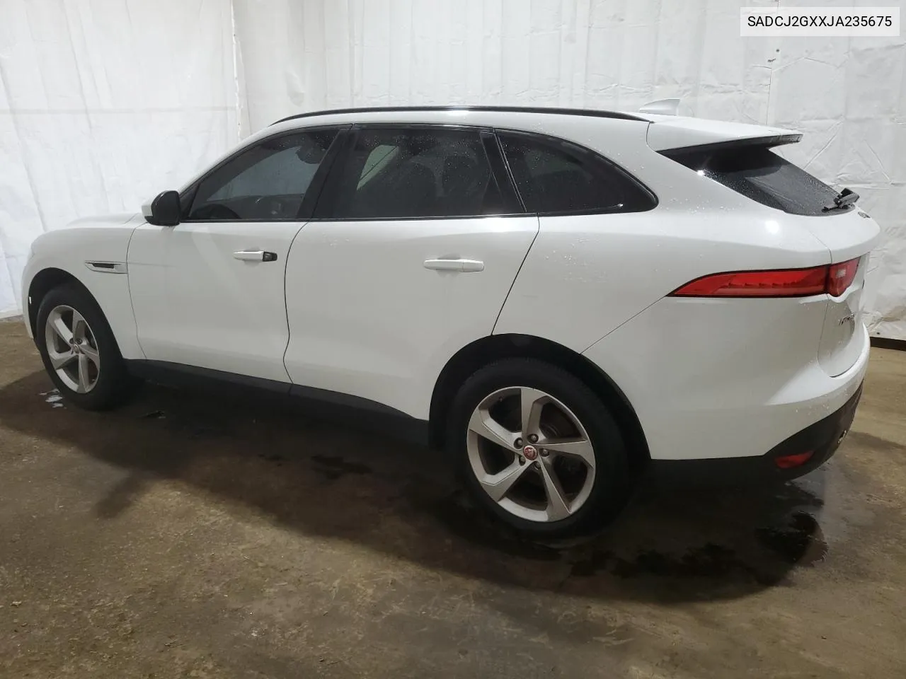 SADCJ2GXXJA235675 2018 Jaguar F-Pace Premium