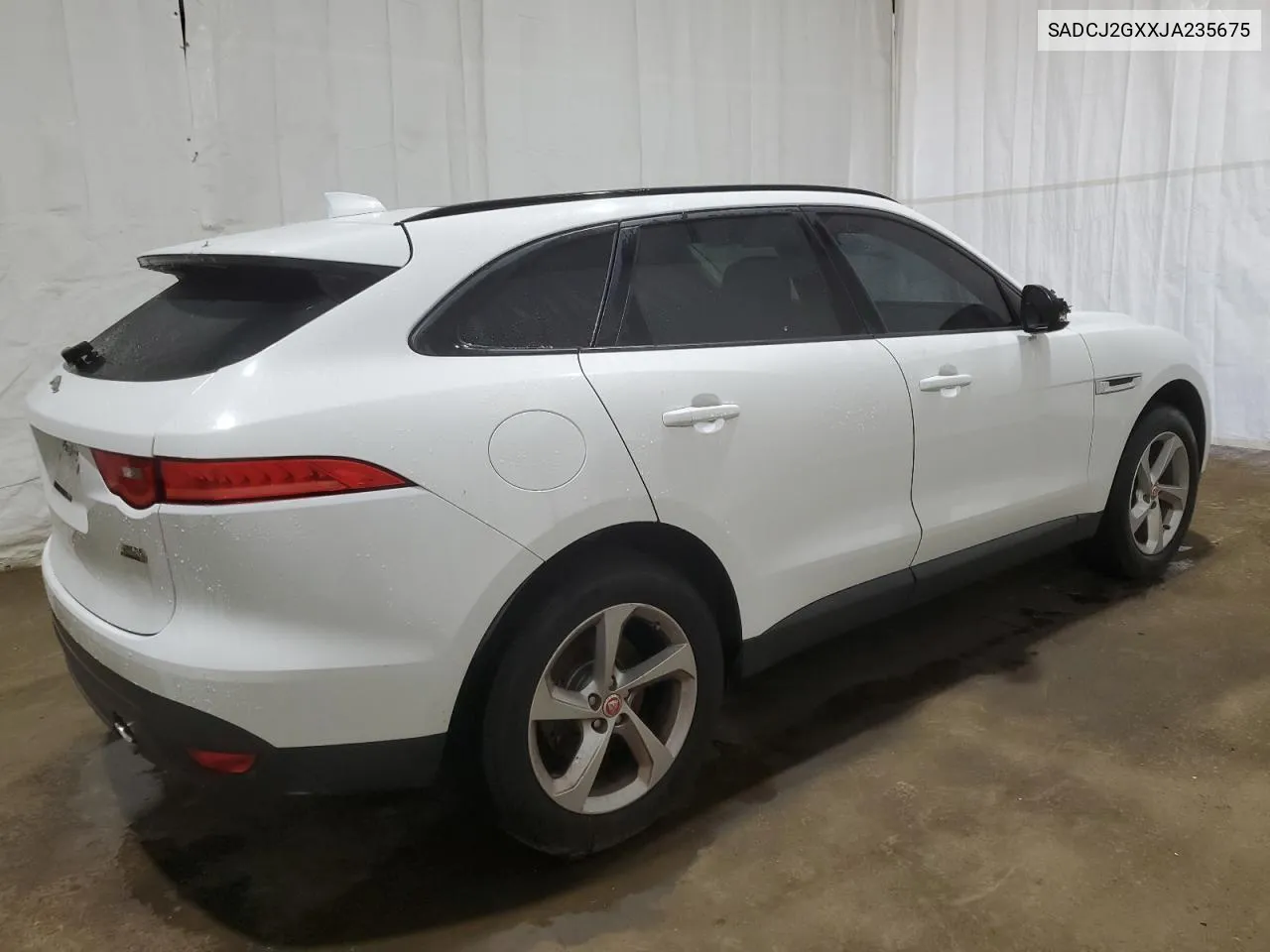 SADCJ2GXXJA235675 2018 Jaguar F-Pace Premium