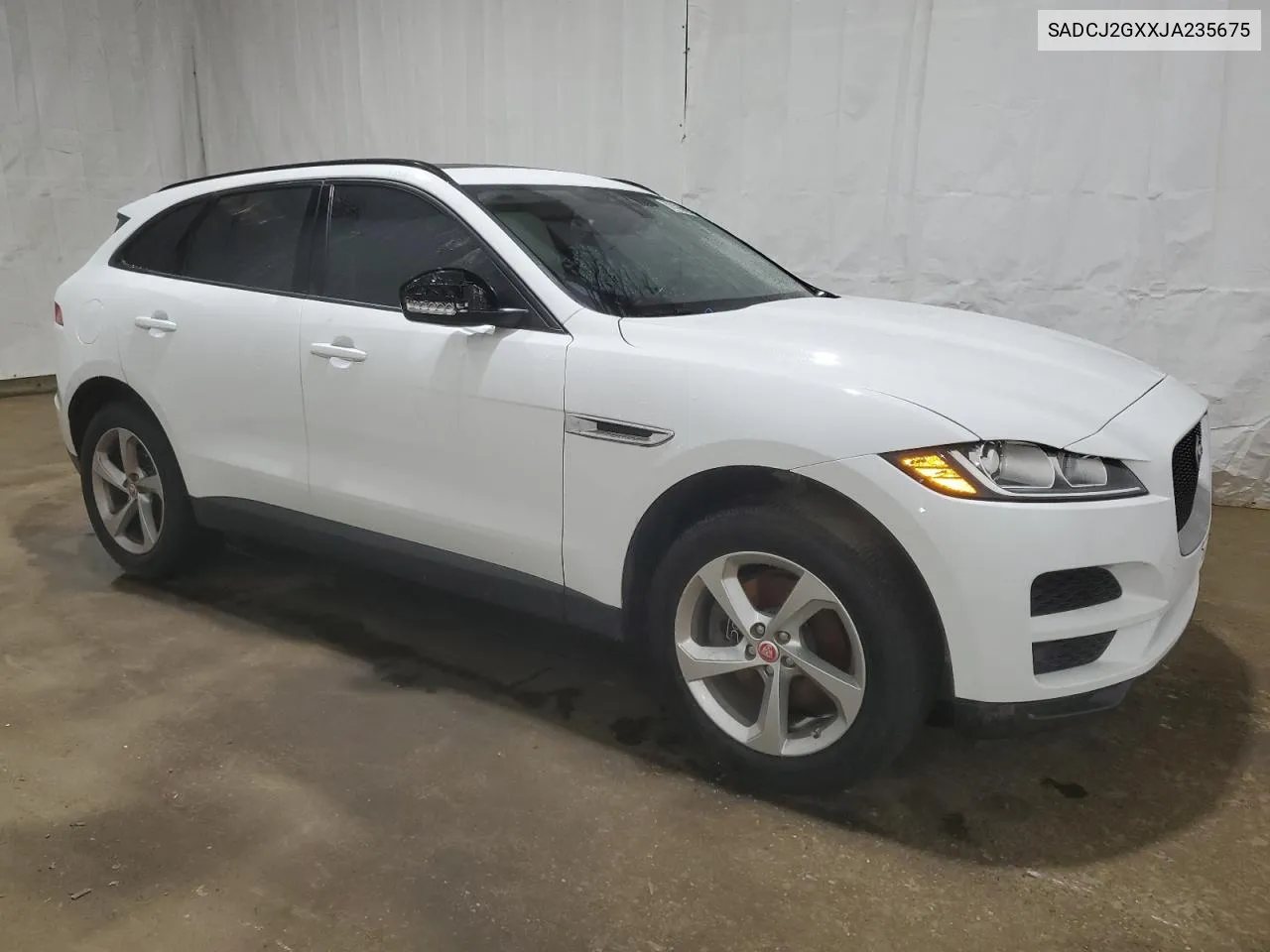 SADCJ2GXXJA235675 2018 Jaguar F-Pace Premium