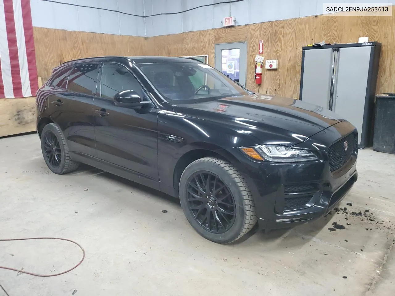 SADCL2FN9JA253613 2018 Jaguar F-Pace R - Sport