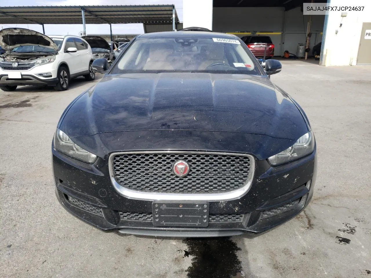 SAJAJ4FX7JCP24637 2018 Jaguar Xe Premium