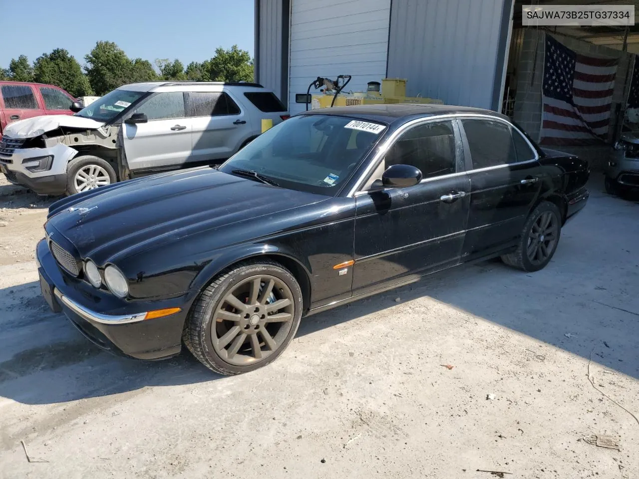 2005 Jaguar Xjr VIN: SAJWA73B25TG37334 Lot: 70010144