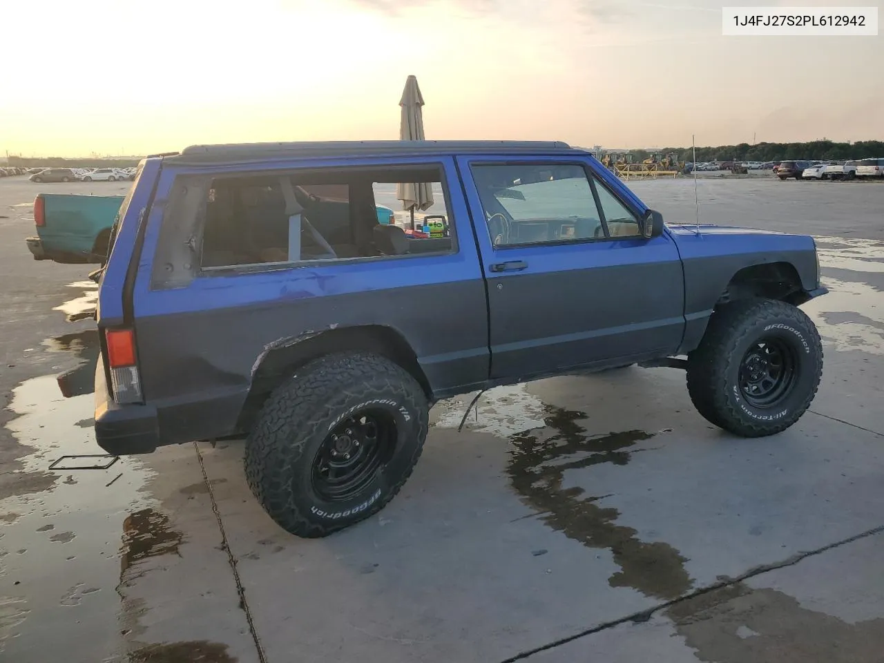 1993 Jeep Cherokee VIN: 1J4FJ27S2PL612942 Lot: 63850404