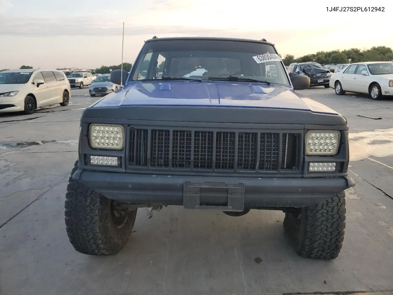 1993 Jeep Cherokee VIN: 1J4FJ27S2PL612942 Lot: 63850404