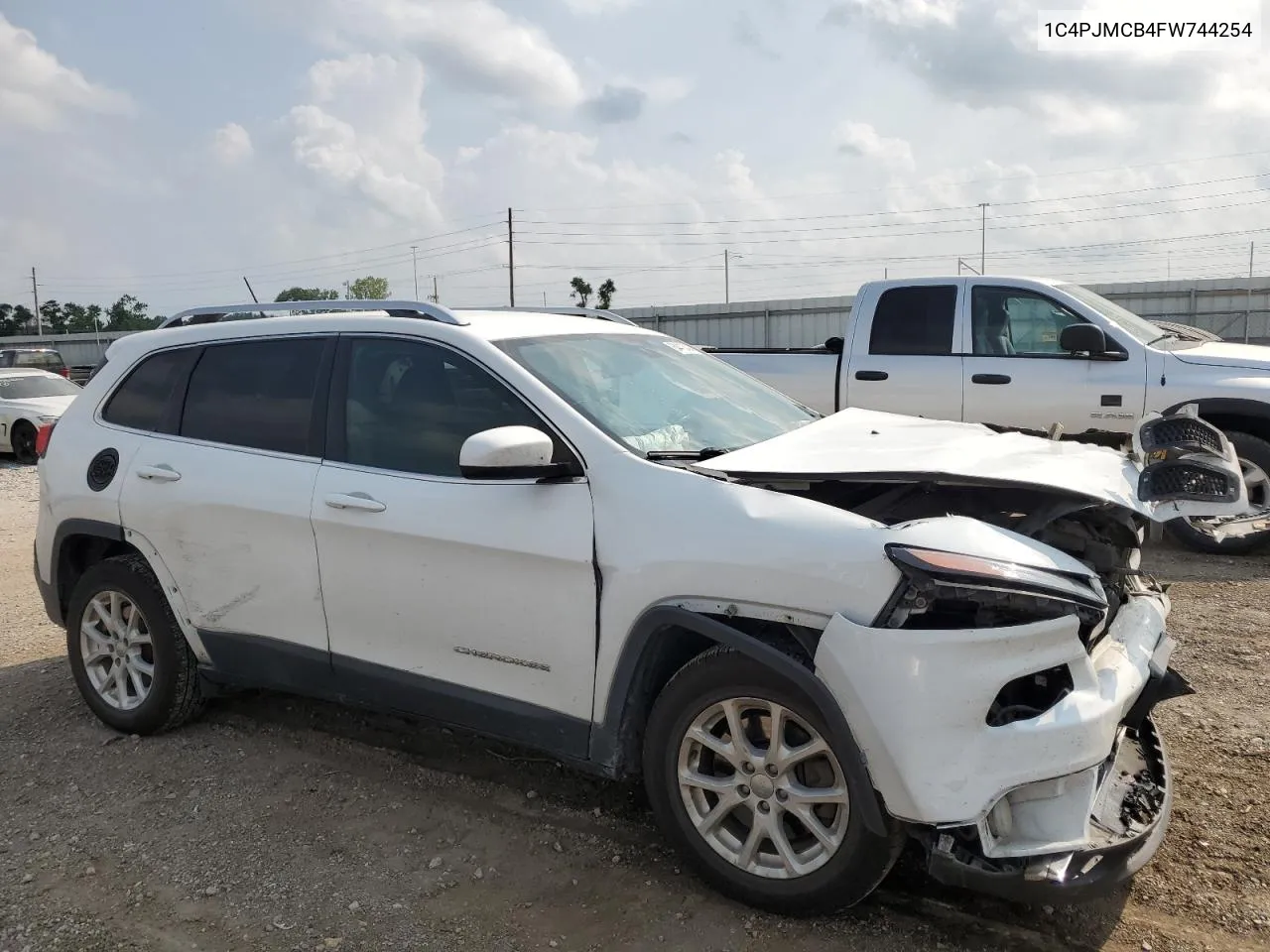 2015 Jeep Cherokee Latitude VIN: 1C4PJMCB4FW744254 Lot: 64412414