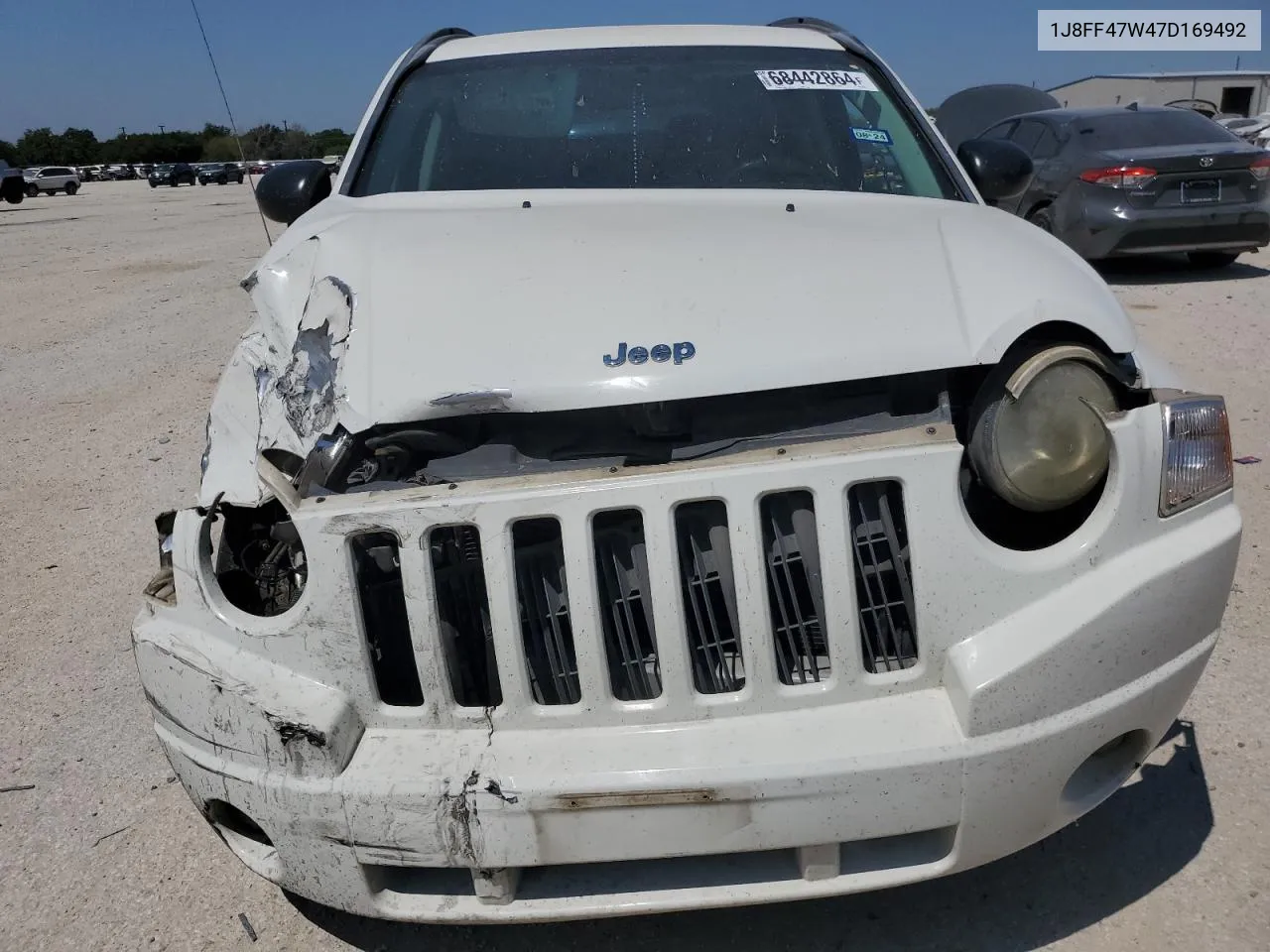 2007 Jeep Compass VIN: 1J8FF47W47D169492 Lot: 68442864