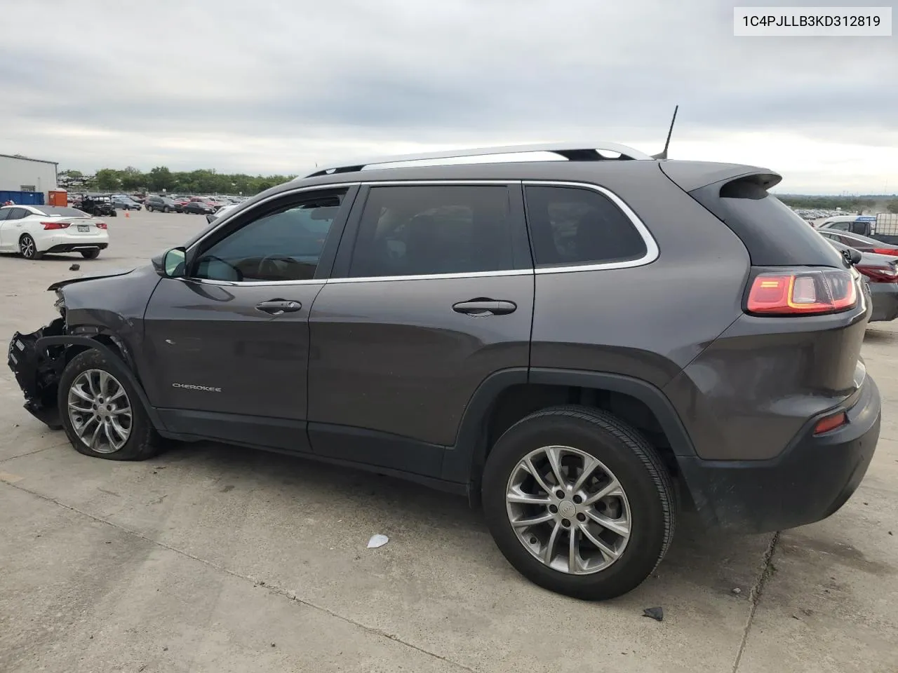 1C4PJLLB3KD312819 2019 Jeep Cherokee Latitude Plus