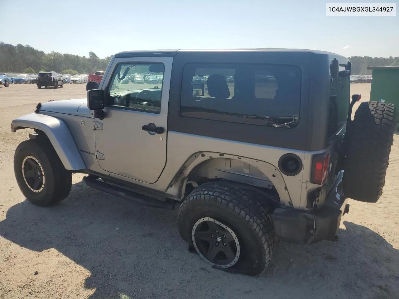 1C4AJWBGXGL344927 2016 Jeep Wrangler Sahara